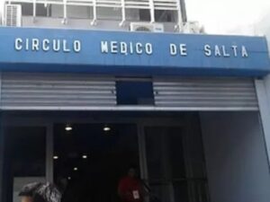 Médicos denuncian fuertes descuentos en prestaciones y crece la tensión con el IPS